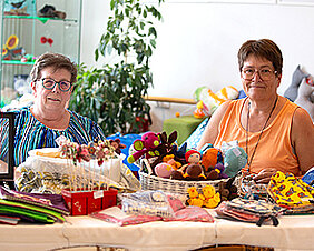 Stricken für einen guten Zweck in der Kinderklinik Schömberg