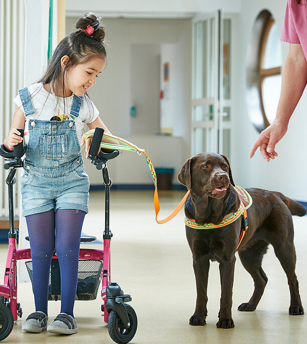 Tiergestützte Therapie in der Kinderklinik Schömberg