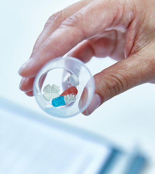 Bild: Tablettenportionierung für einen Patienten