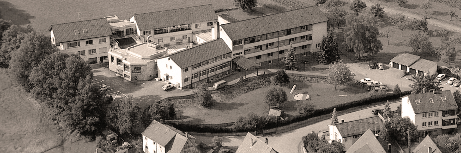 Bild: Luftaufnahme der Kinderklinik in den siebziger Jahren