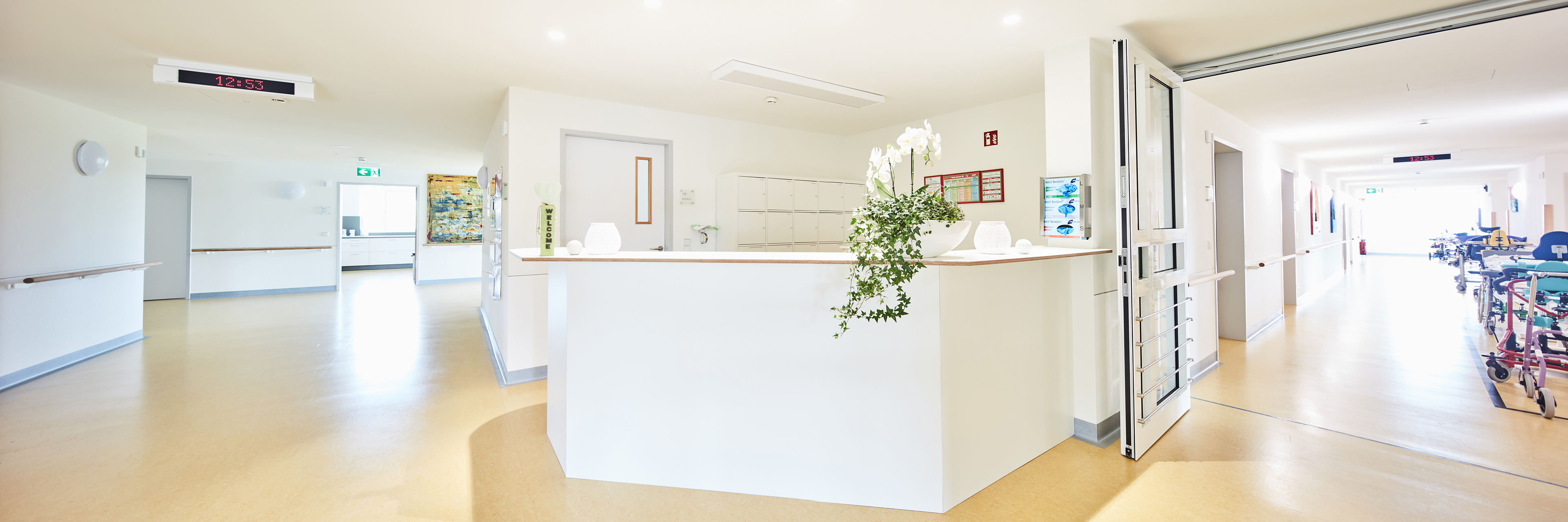 Infotheke einer Station der Kinderklinik Schömberg Bild: Infotheke im Eingangsbereich einer Station der Kinderklink Schömberg